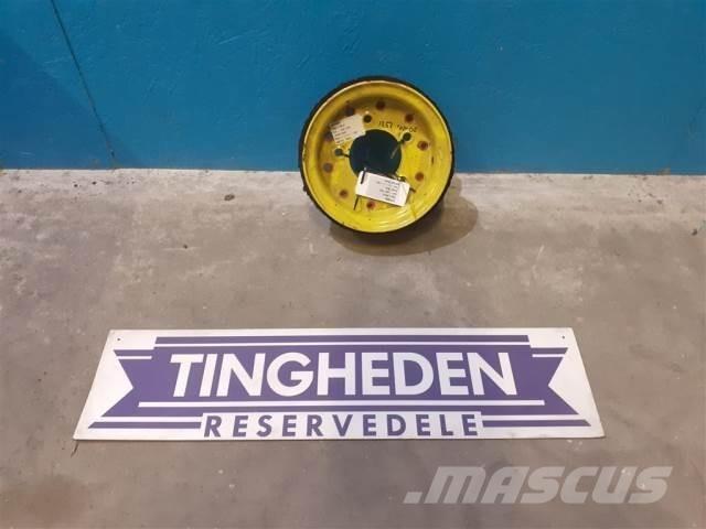 9'' 4.00Ex9 Tyres, wheels and rims