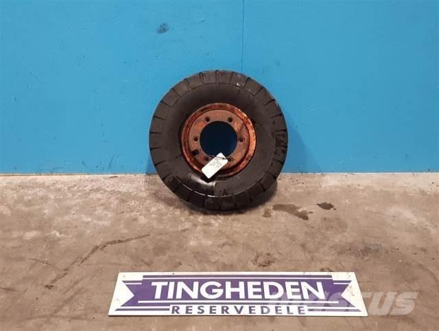  9 7.00-9 Tyres, wheels and rims