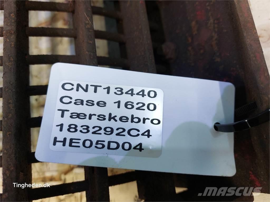 CASE 1620 Combine harvester accessories