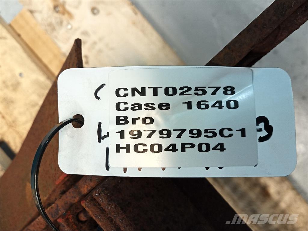 CASE 1640 Combine harvester accessories