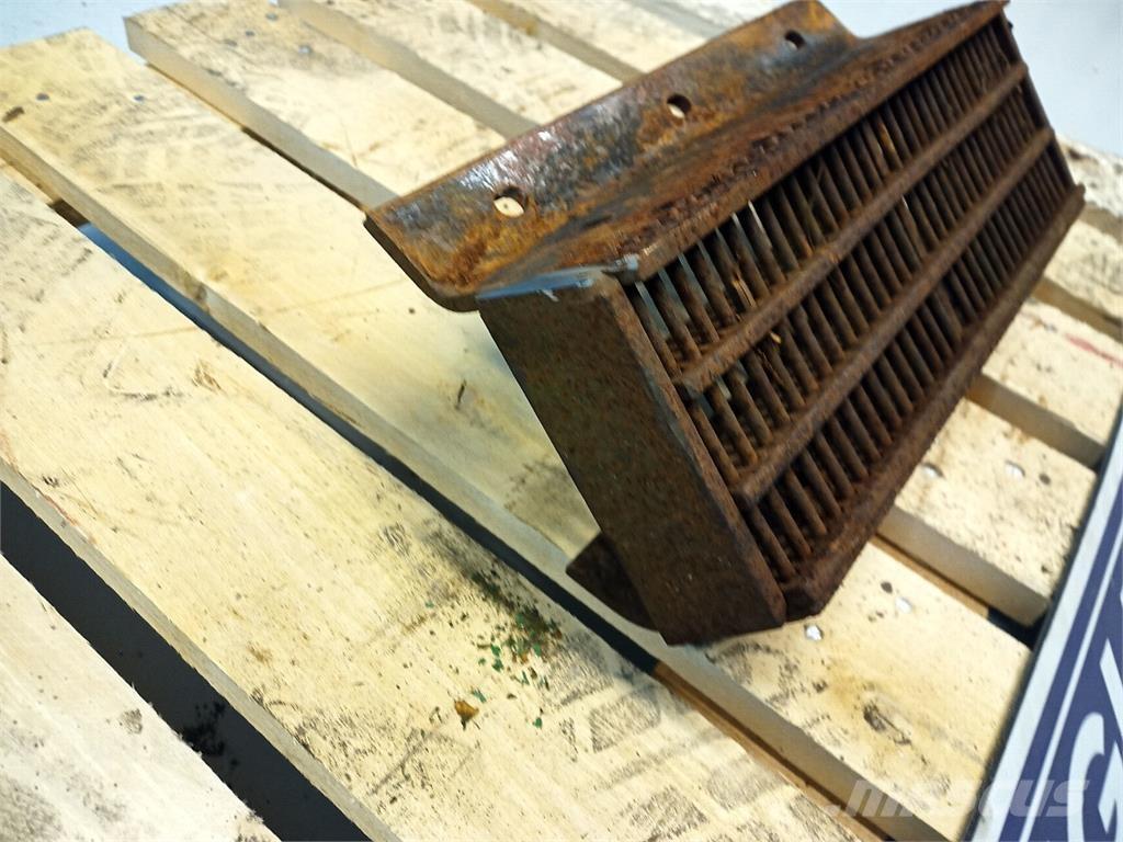 CASE 1640 Combine harvester accessories