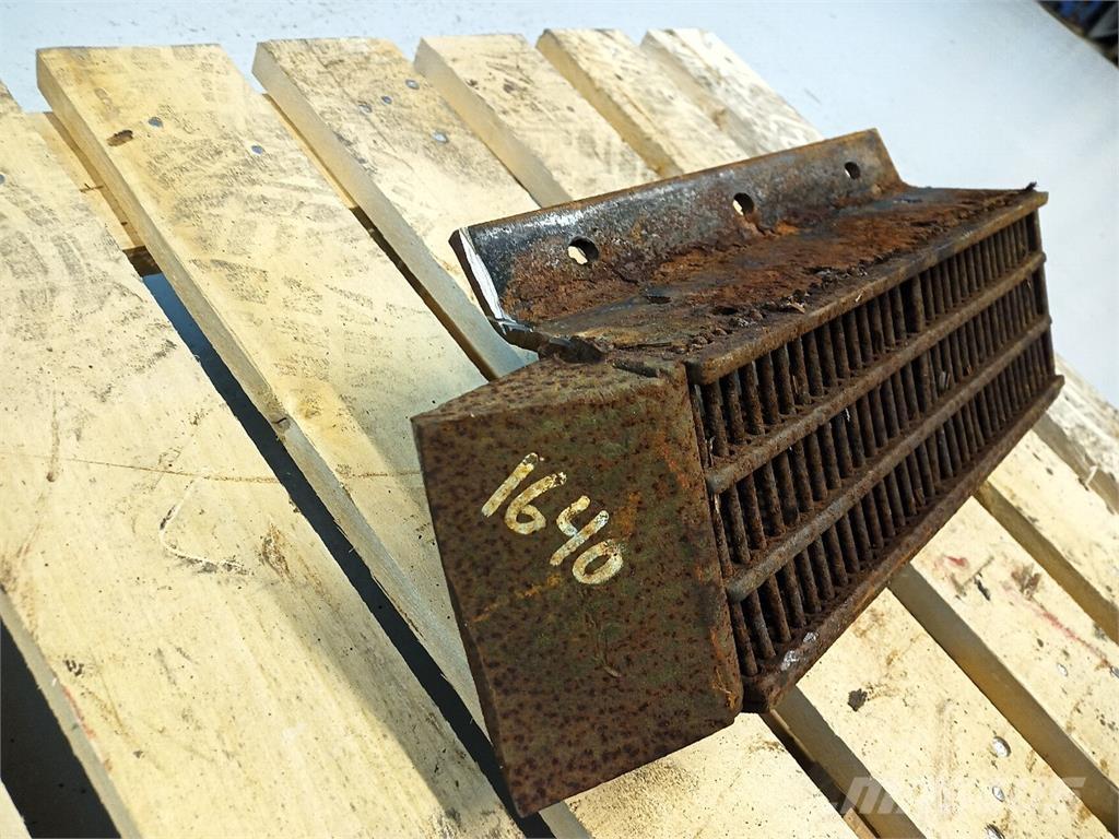 CASE 1640 Combine harvester accessories