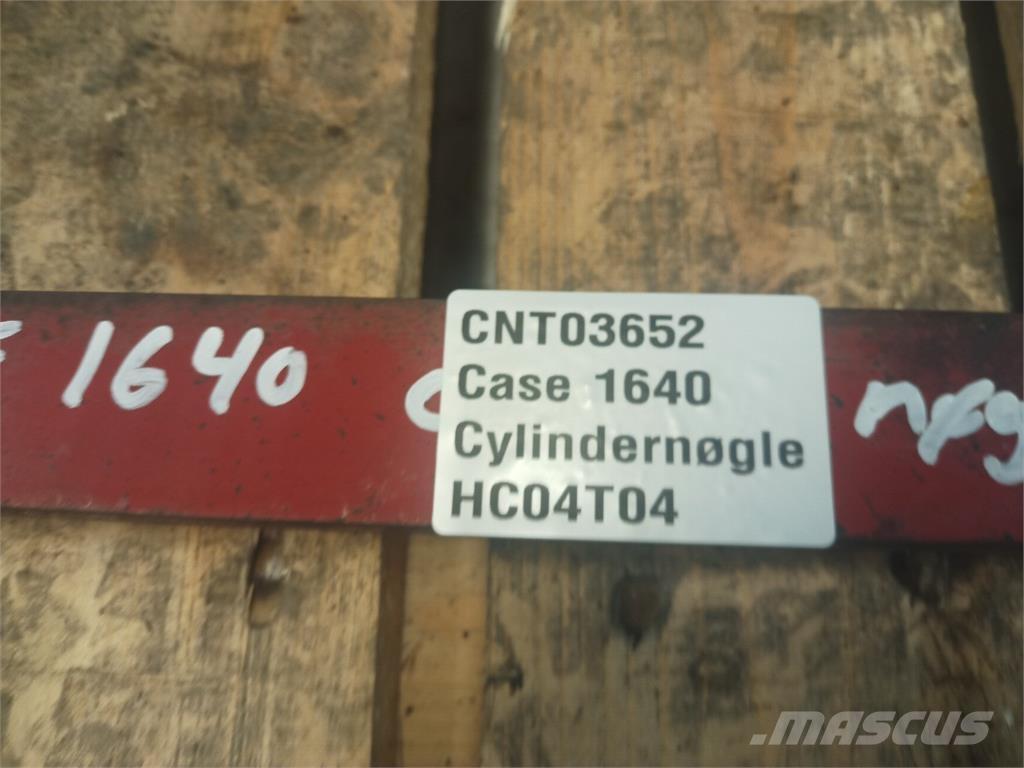 CASE 1640 Combine harvester accessories