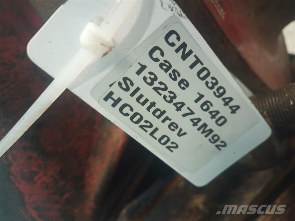 CASE 1640 Combine harvester accessories