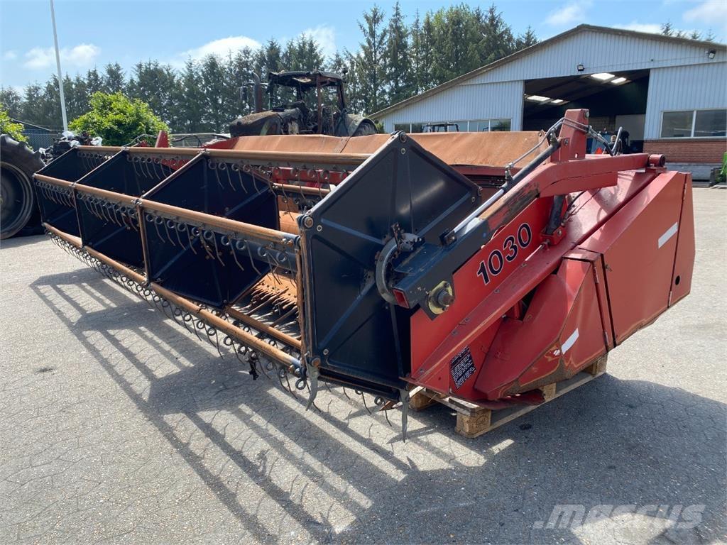 CASE 1640 Combine harvester accessories