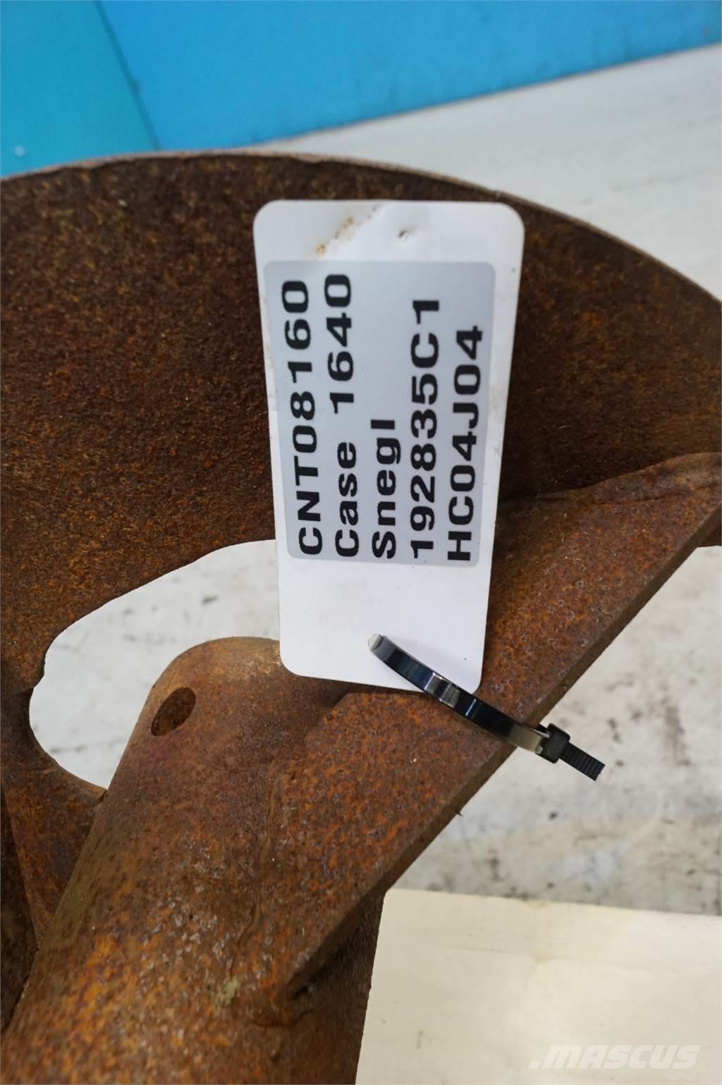 CASE 1640 Combine harvester accessories