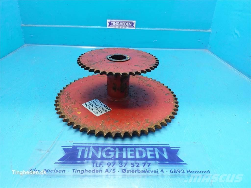 CASE 1660 Combine harvester accessories