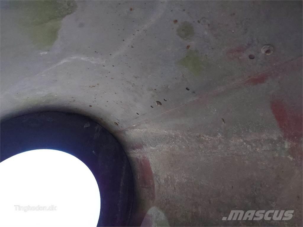 CASE 1660 Sand and salt spreaders