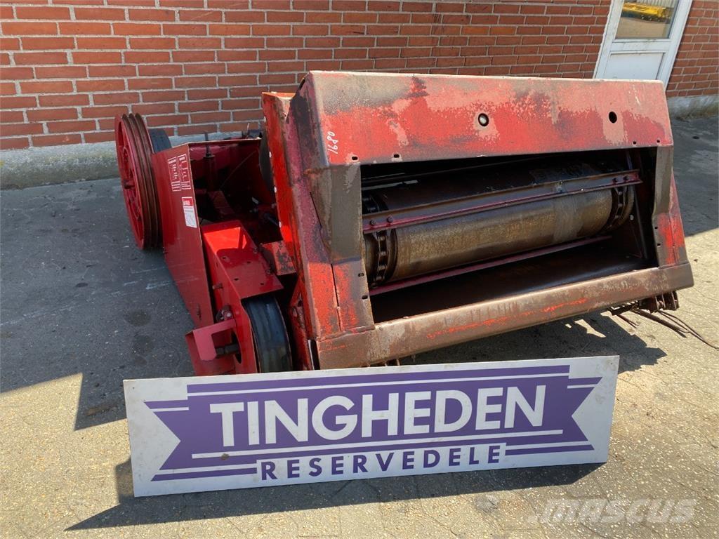 CASE 1680 Combine harvester accessories