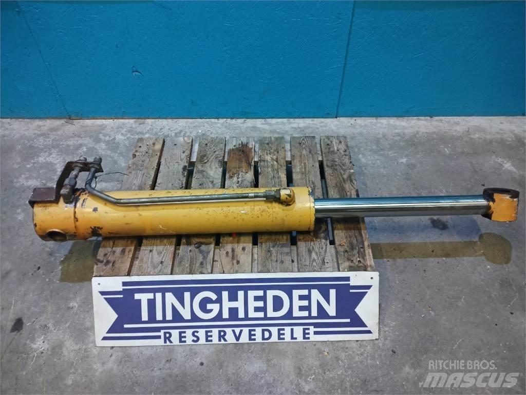 CASE 595 Booms and arms