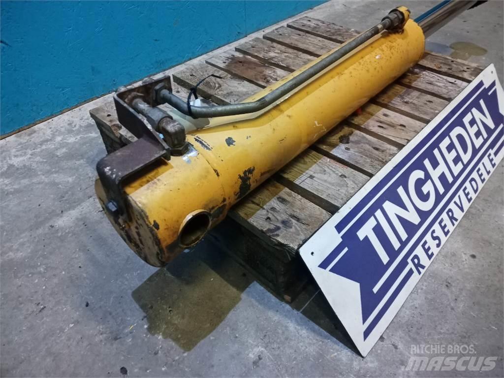 CASE 595 Booms and arms