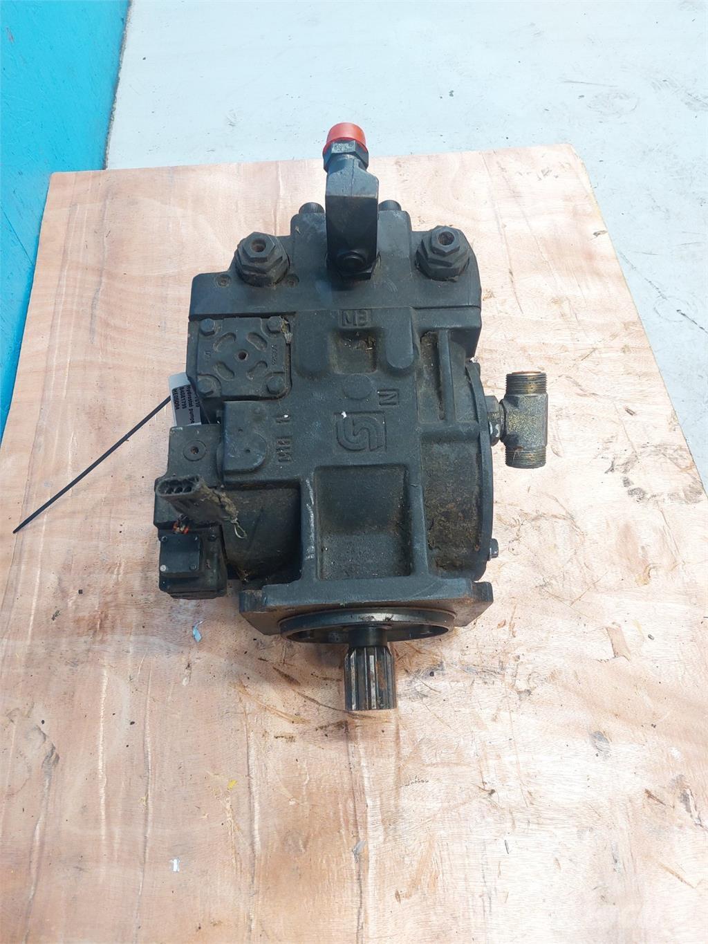 CASE 7010 Hydraulics