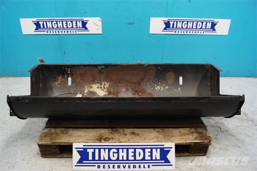 CASE 8010 Sand and salt spreaders