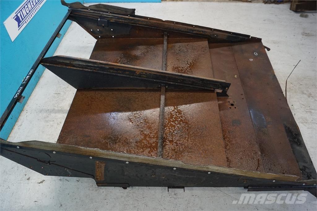 CASE 8010 Sand and salt spreaders