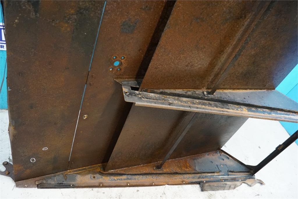 CASE 8010 Sand and salt spreaders