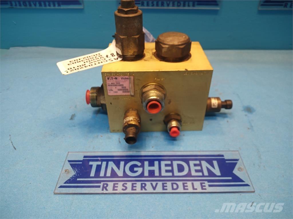 CASE 8010 Hydraulics