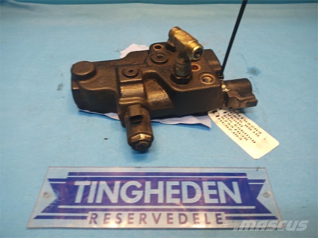 CASE 8010 Hydraulics