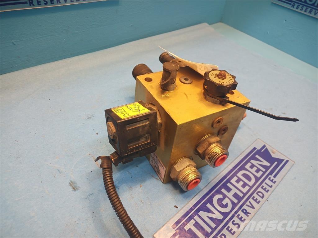 CASE 8010 Hydraulics