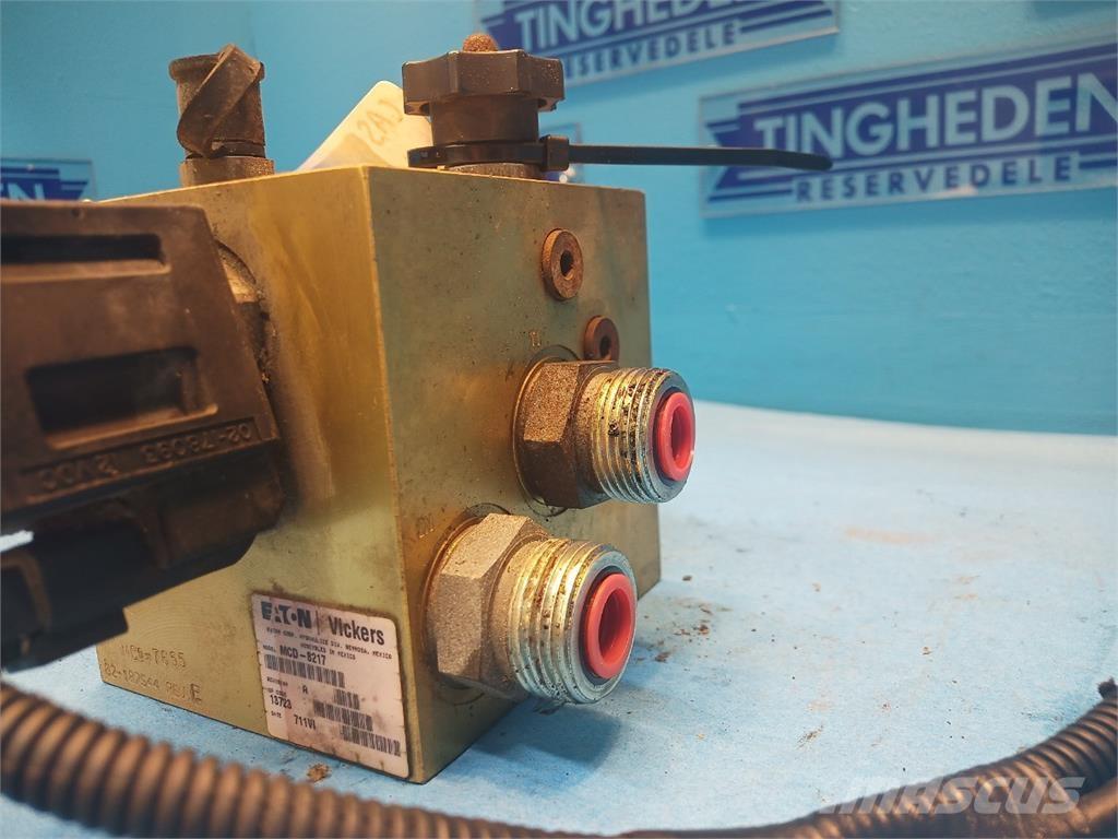 CASE 8010 Hydraulics