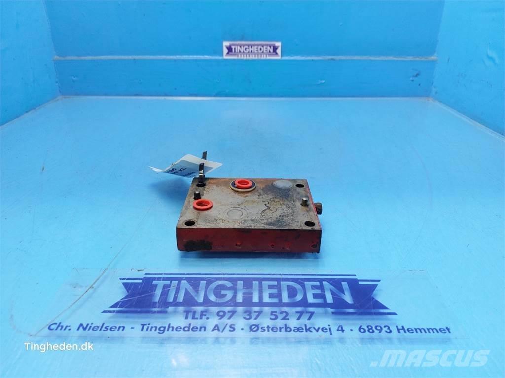 CASE 844XL Hydraulics