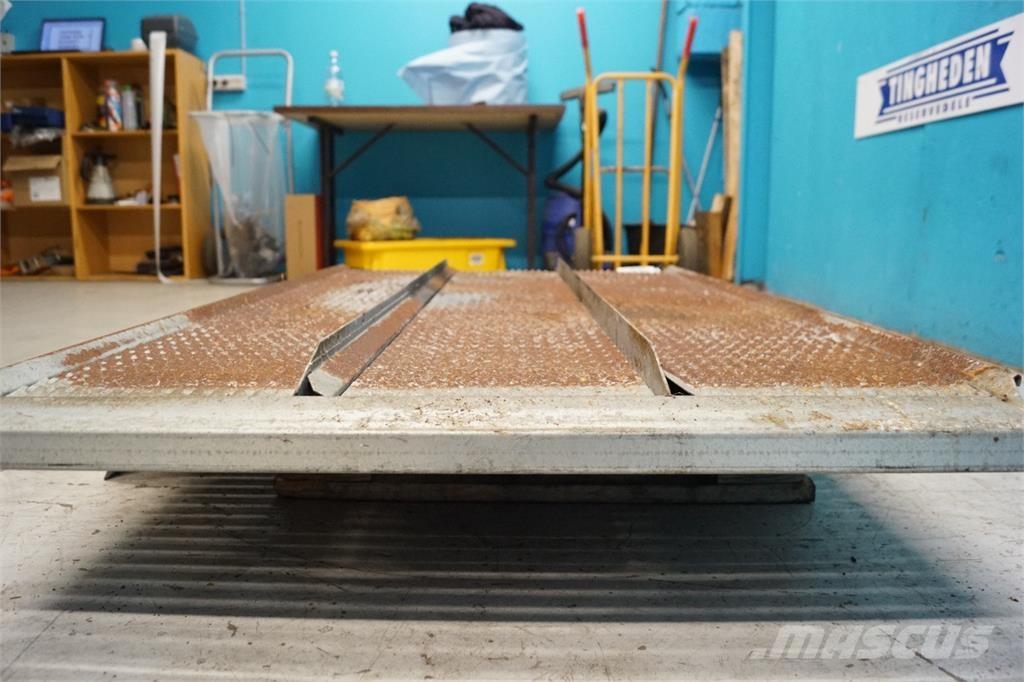 CASE 9230 Sand and salt spreaders