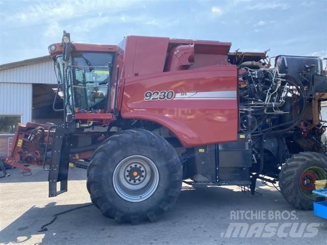 Case IH 9230 Combine harvesters