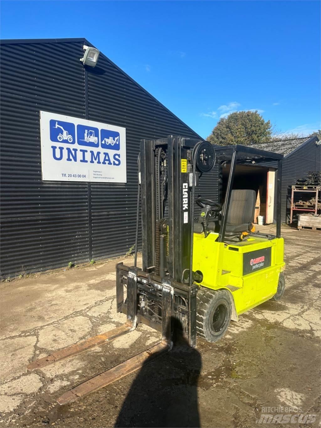 Clark CM25 Electric forklift trucks