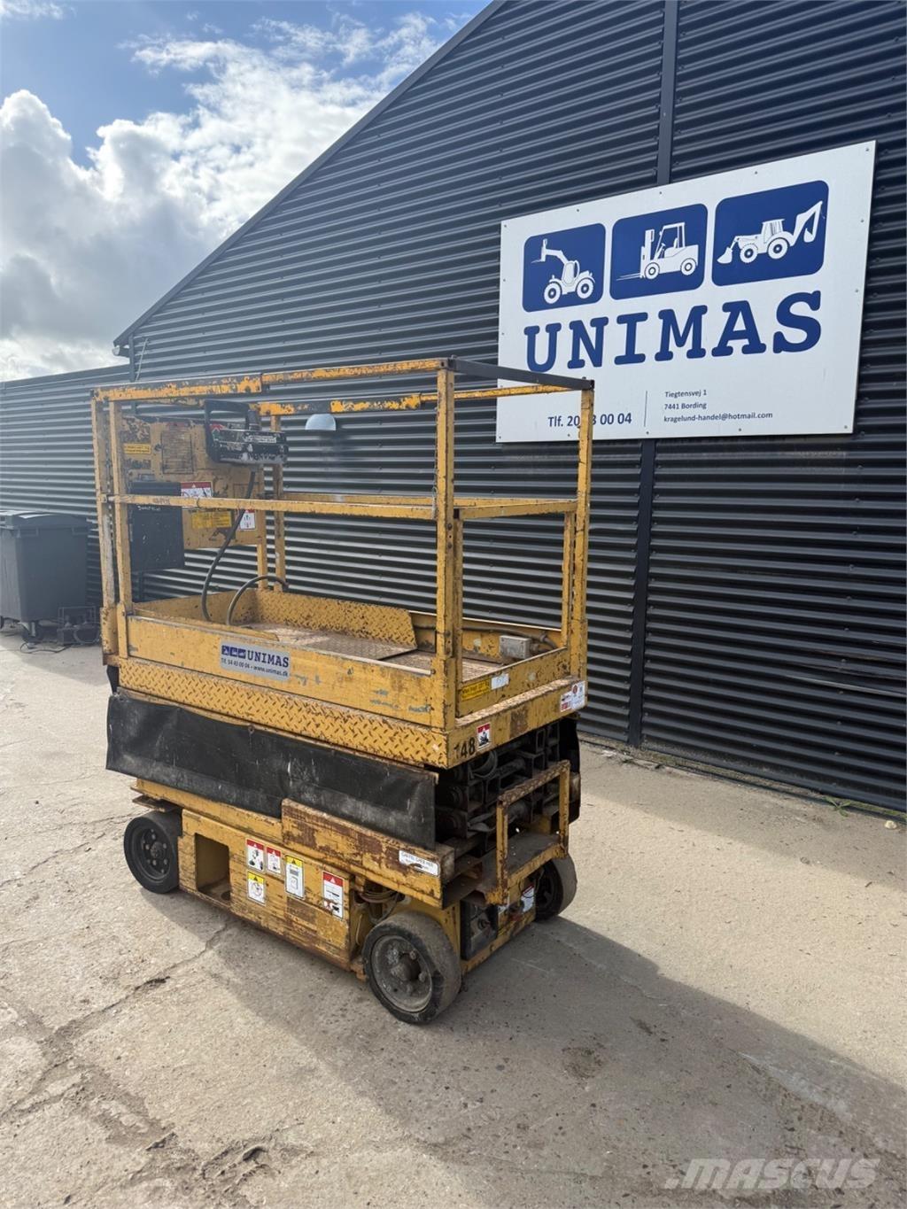Grove Saxlift Scissor lifts