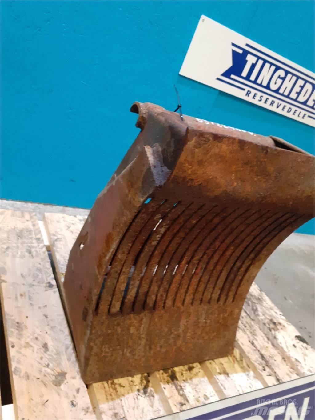 Hesston 4700 Combine harvester accessories