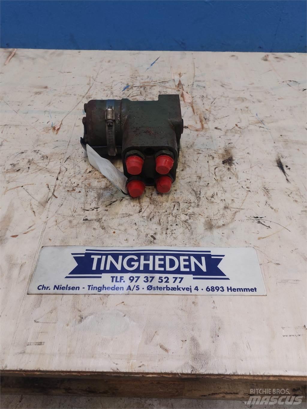Hydrema 806 Axles