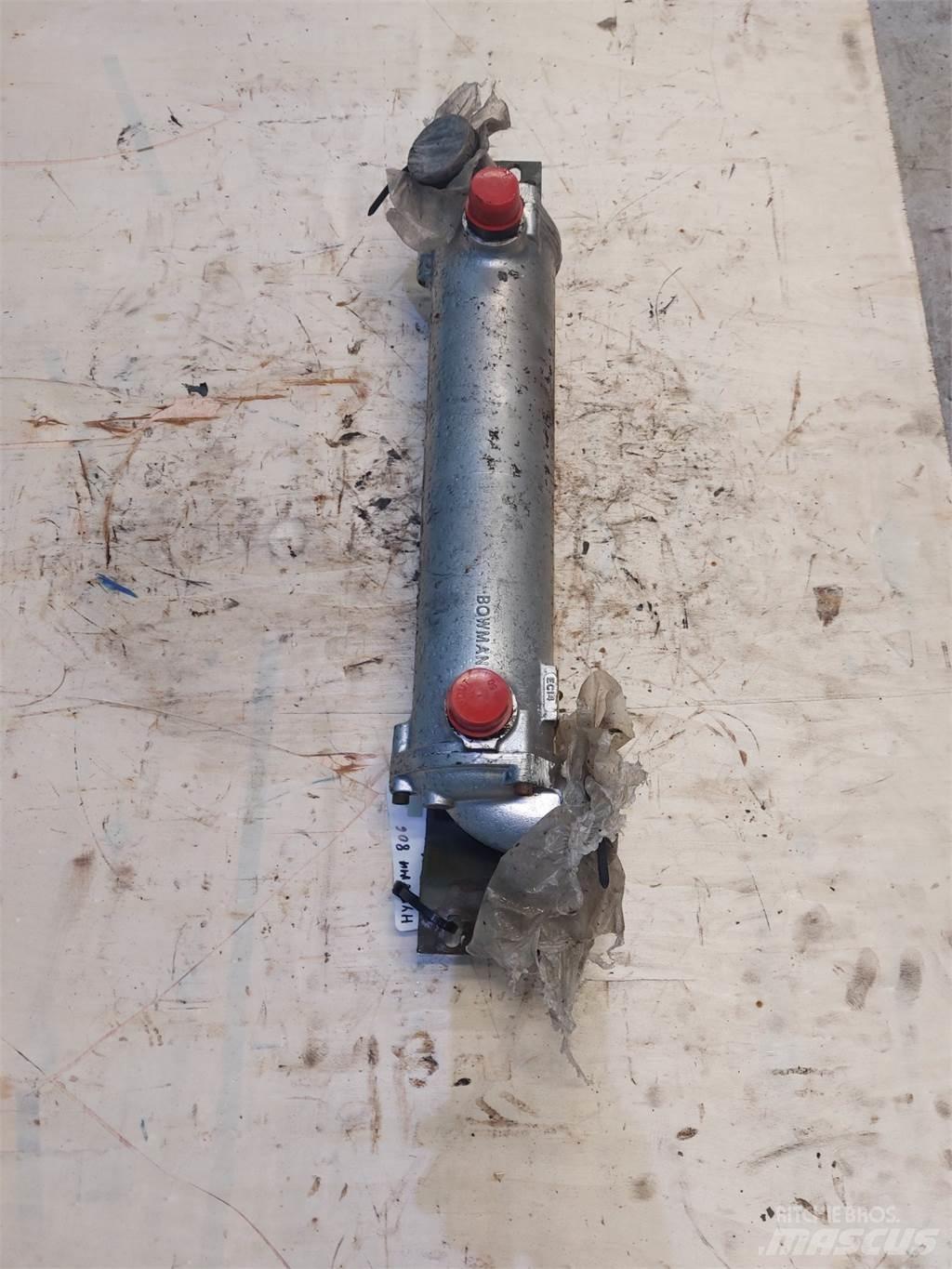 Hydrema 806 Radiators