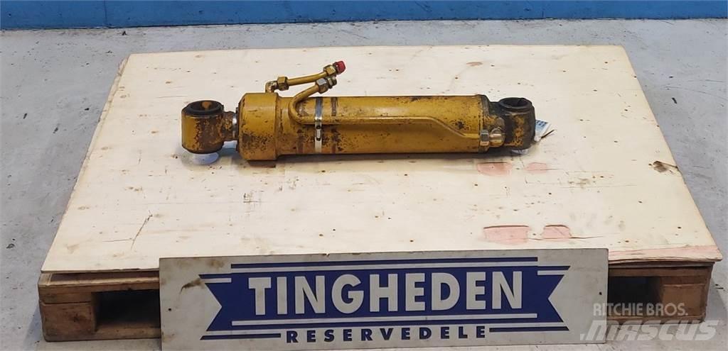 Hydrema 806 Booms and arms
