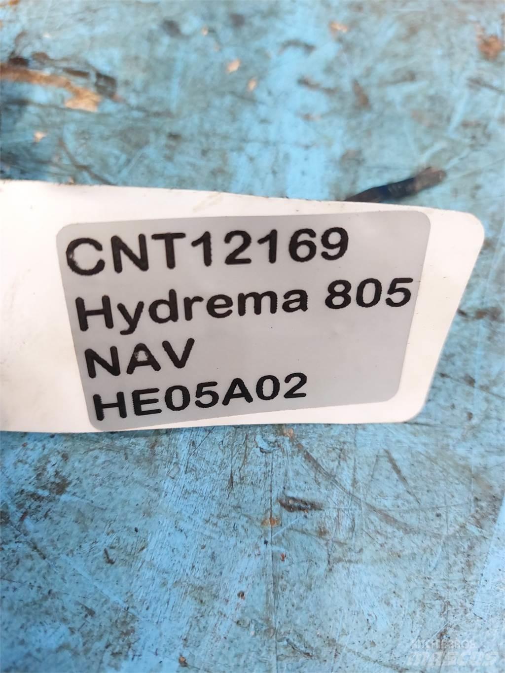 Hydrema 806 Booms and arms