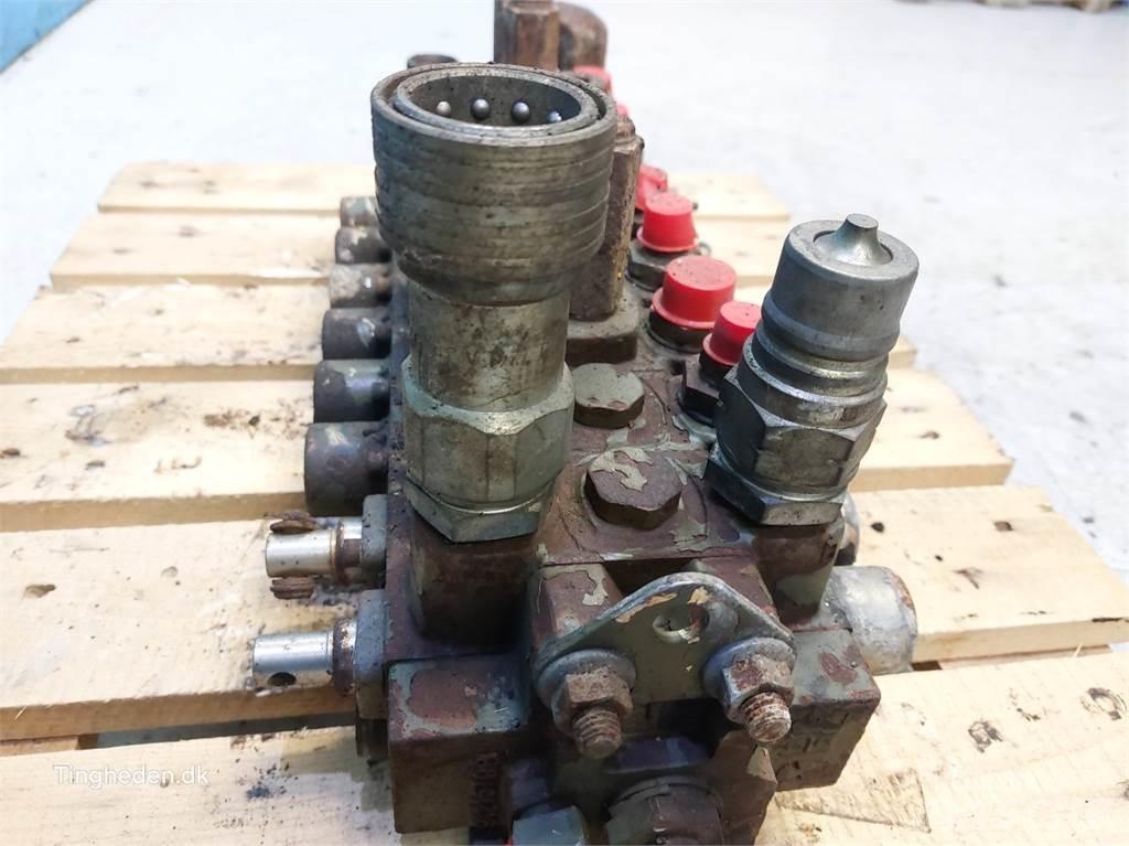 Hydrema 806 Hydraulics