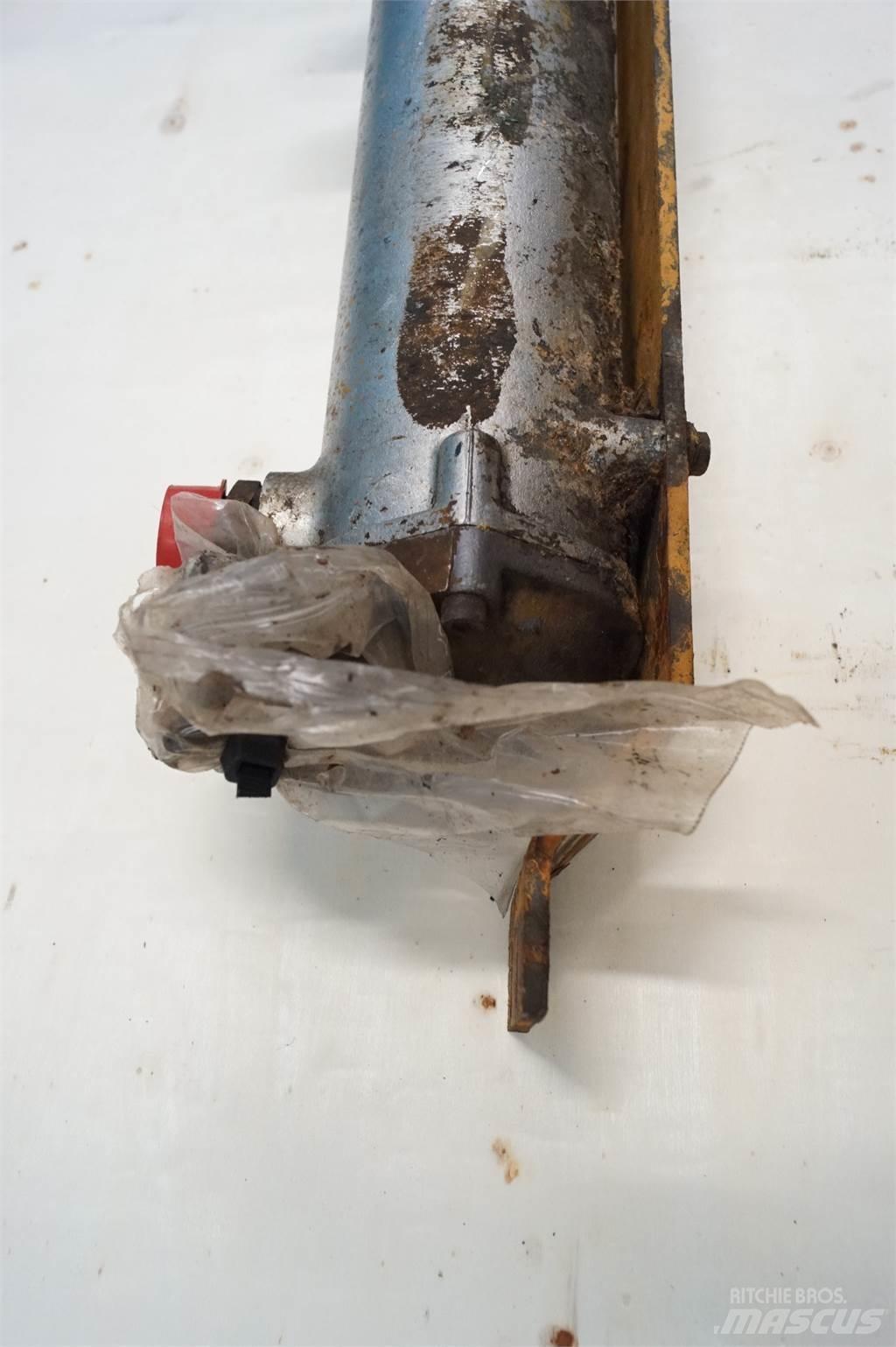 Hydrema 807 Radiators