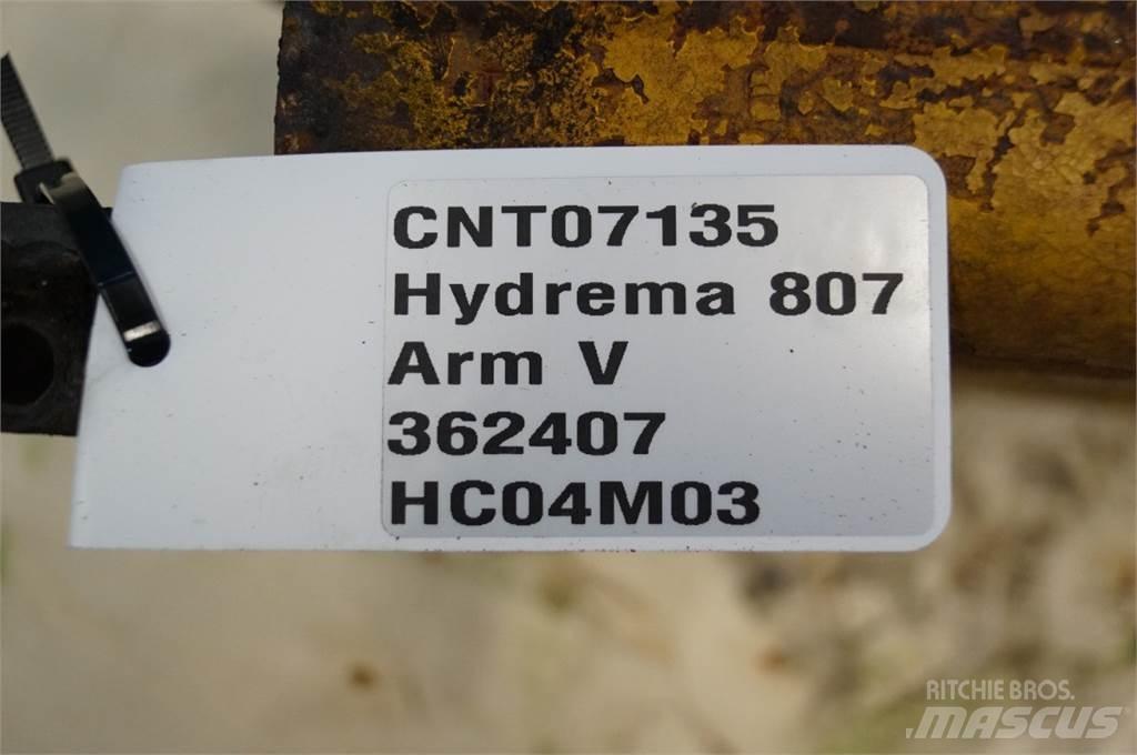 Hydrema 807 Booms and arms