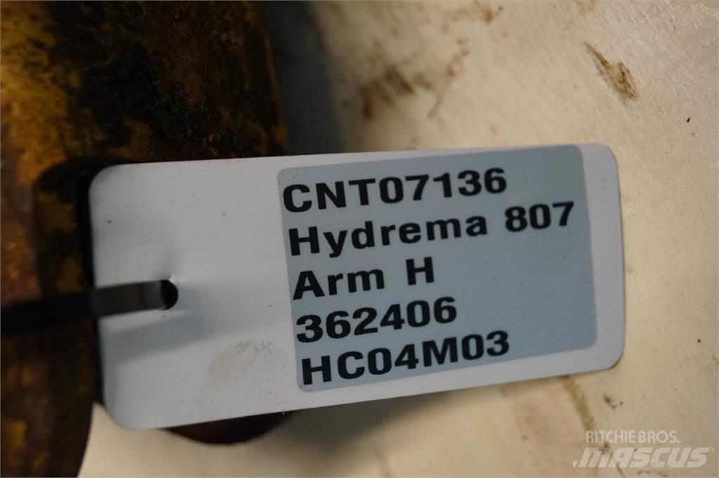 Hydrema 807 Booms and arms