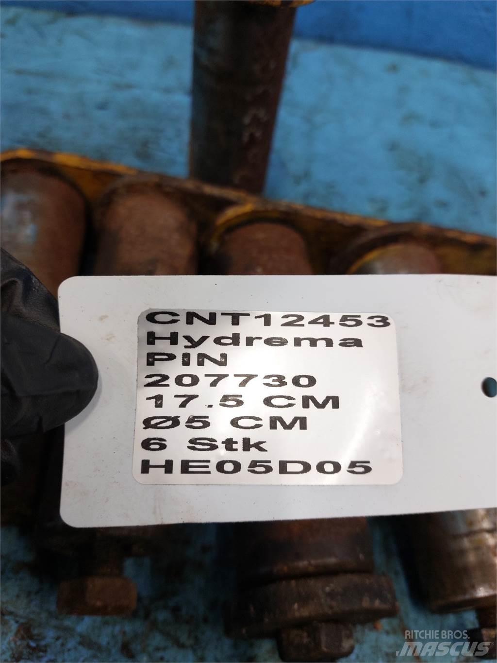 Hydrema 906 Booms and arms