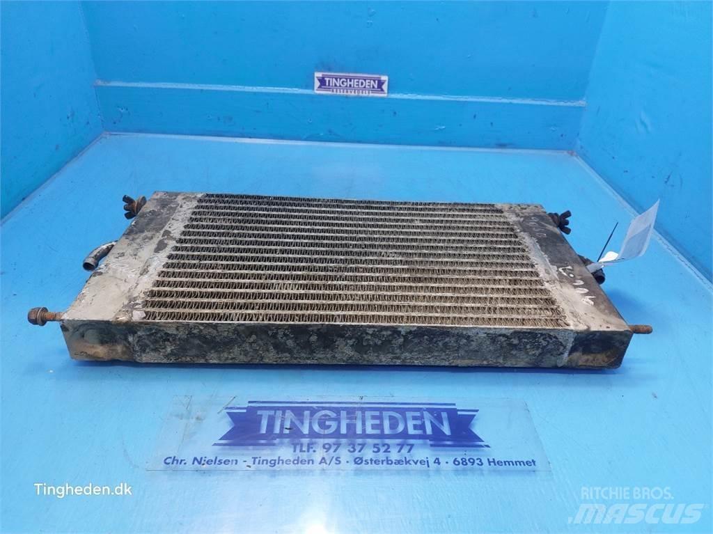 Hydrema 906 Radiators