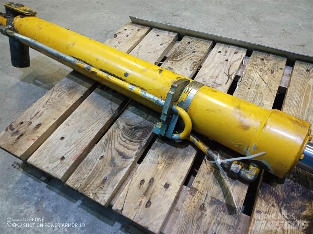 Hydrema 906B Booms and arms