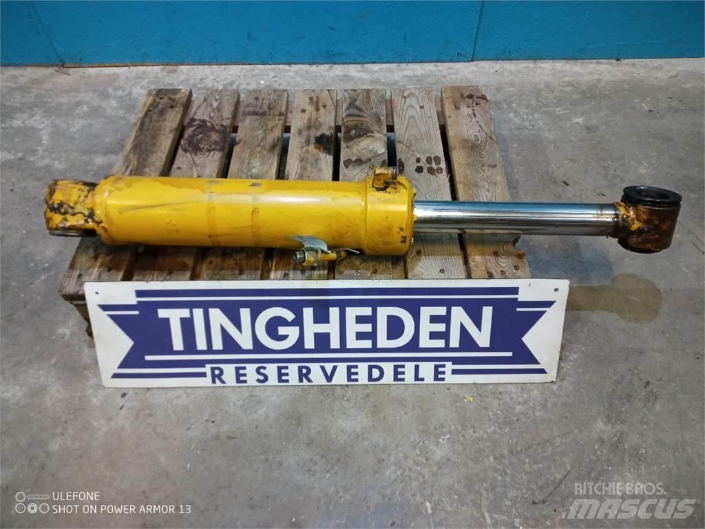 Hydrema 906B Booms and arms