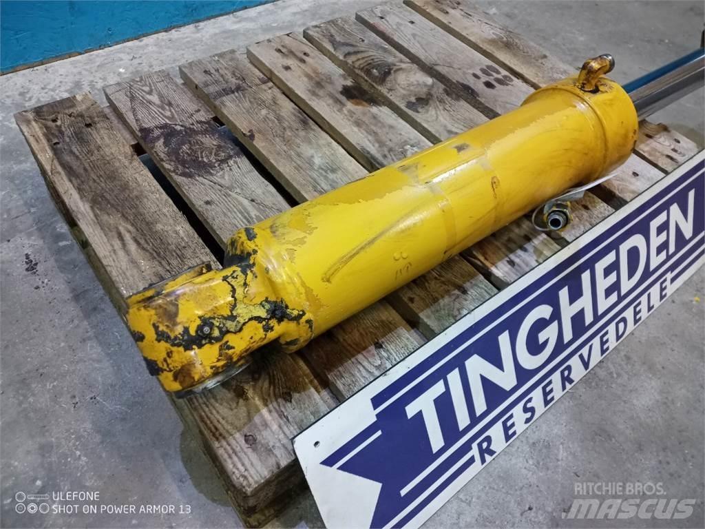 Hydrema 906B Booms and arms