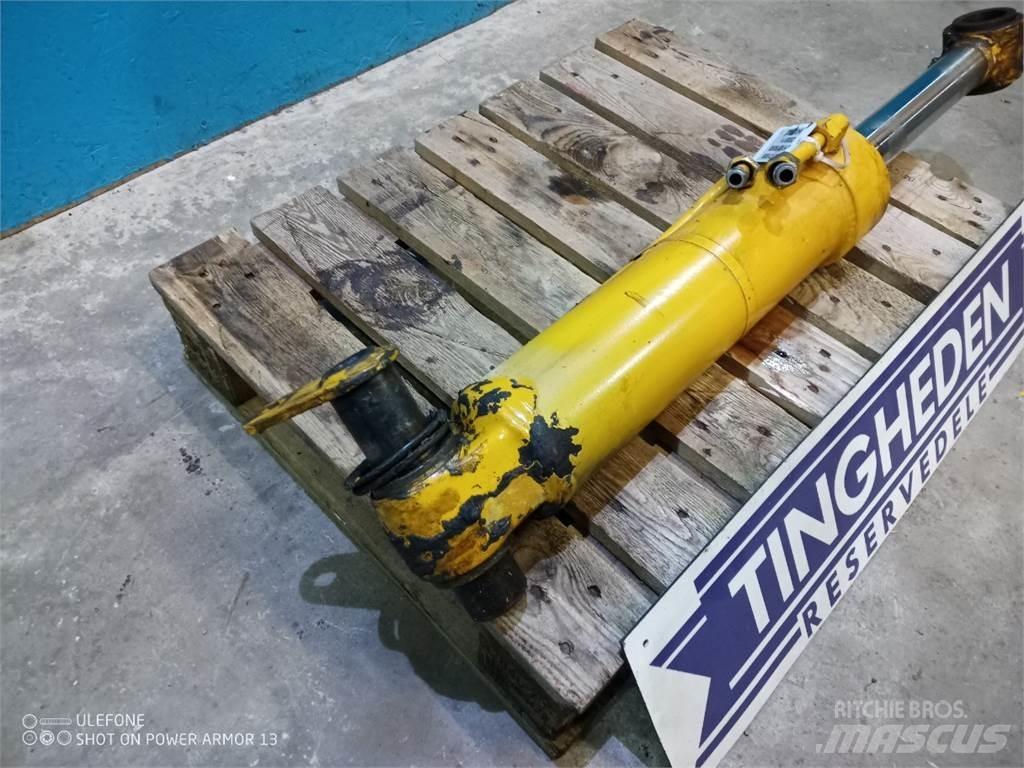 Hydrema 906B Booms and arms