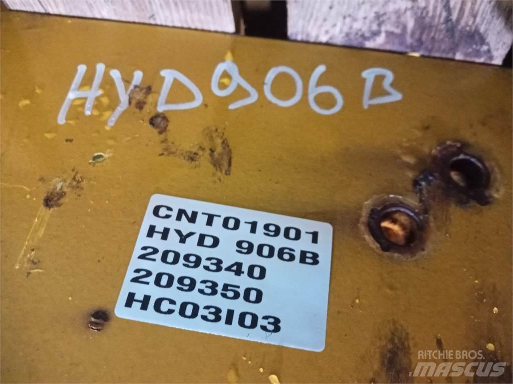 Hydrema 906B Booms and arms