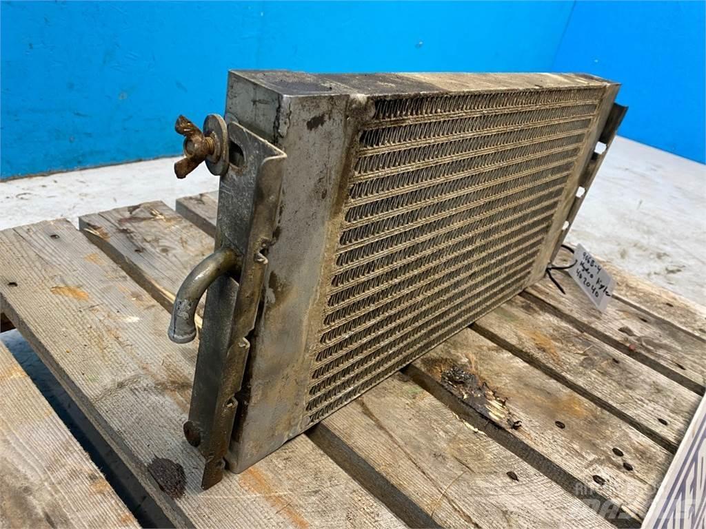 Hydrema 906B Radiators