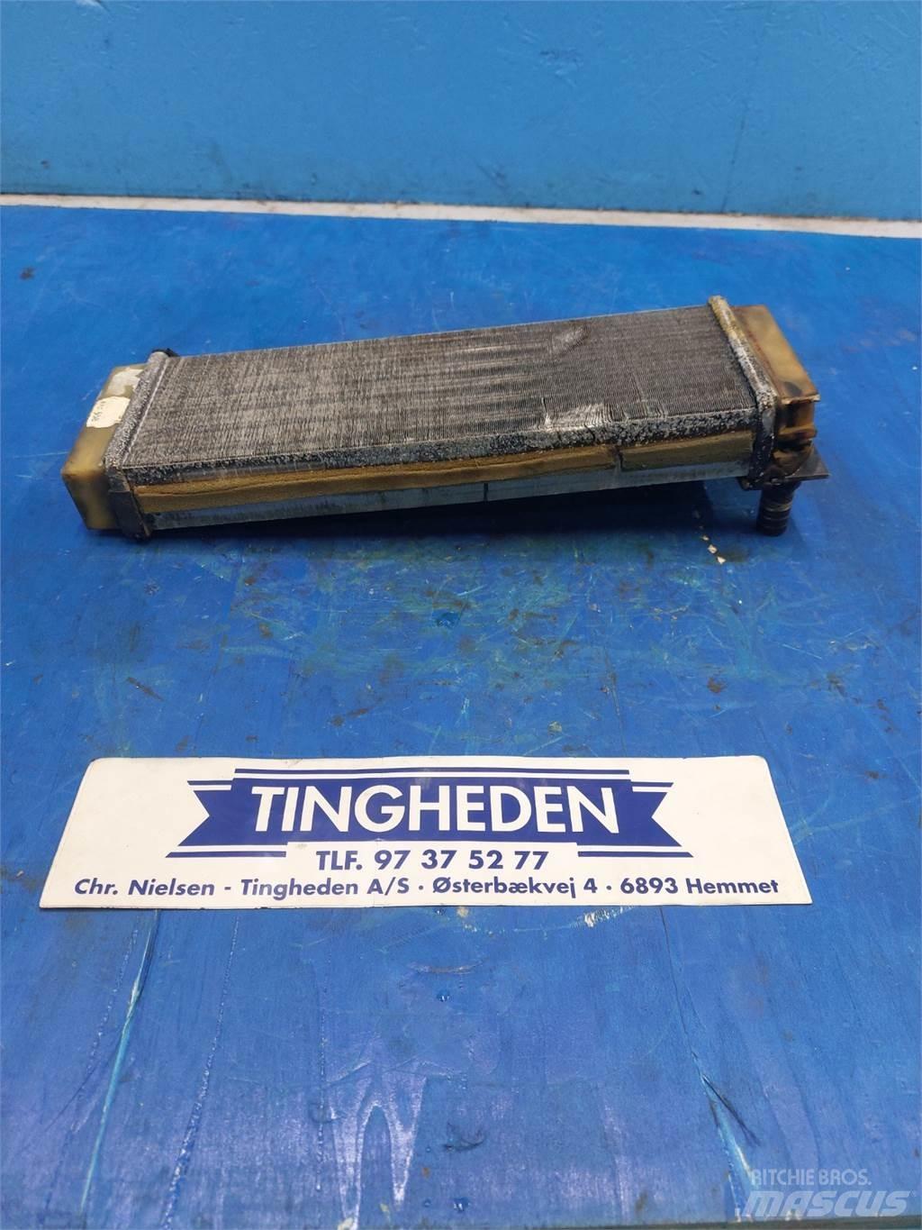 Hydrema 906B Radiators