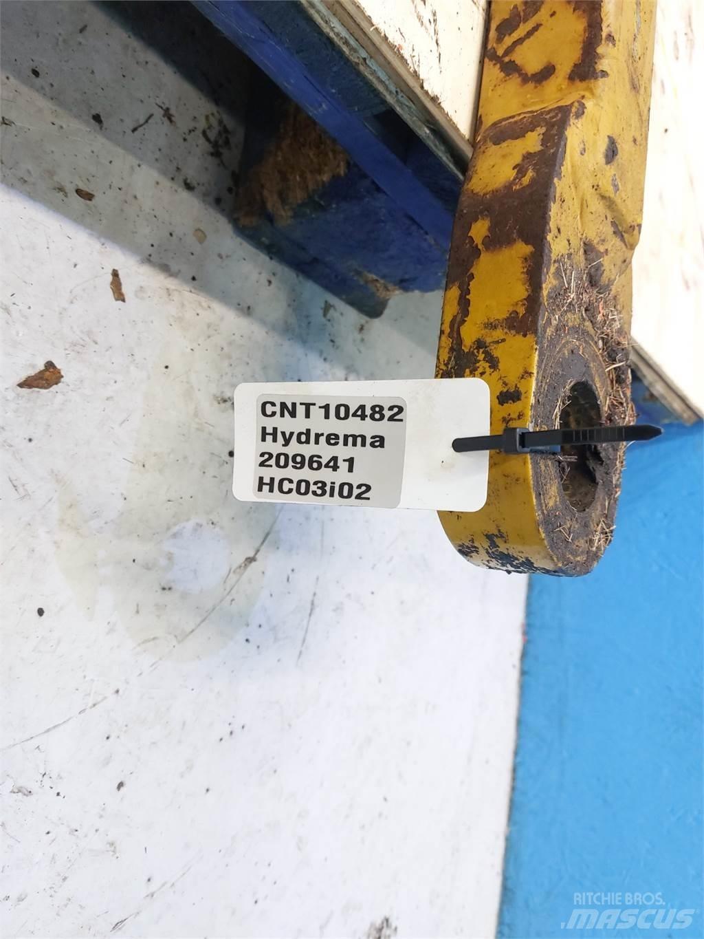 Hydrema 906B Booms and arms