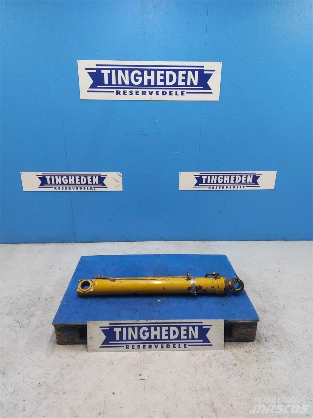 Hydrema 906B Booms and arms