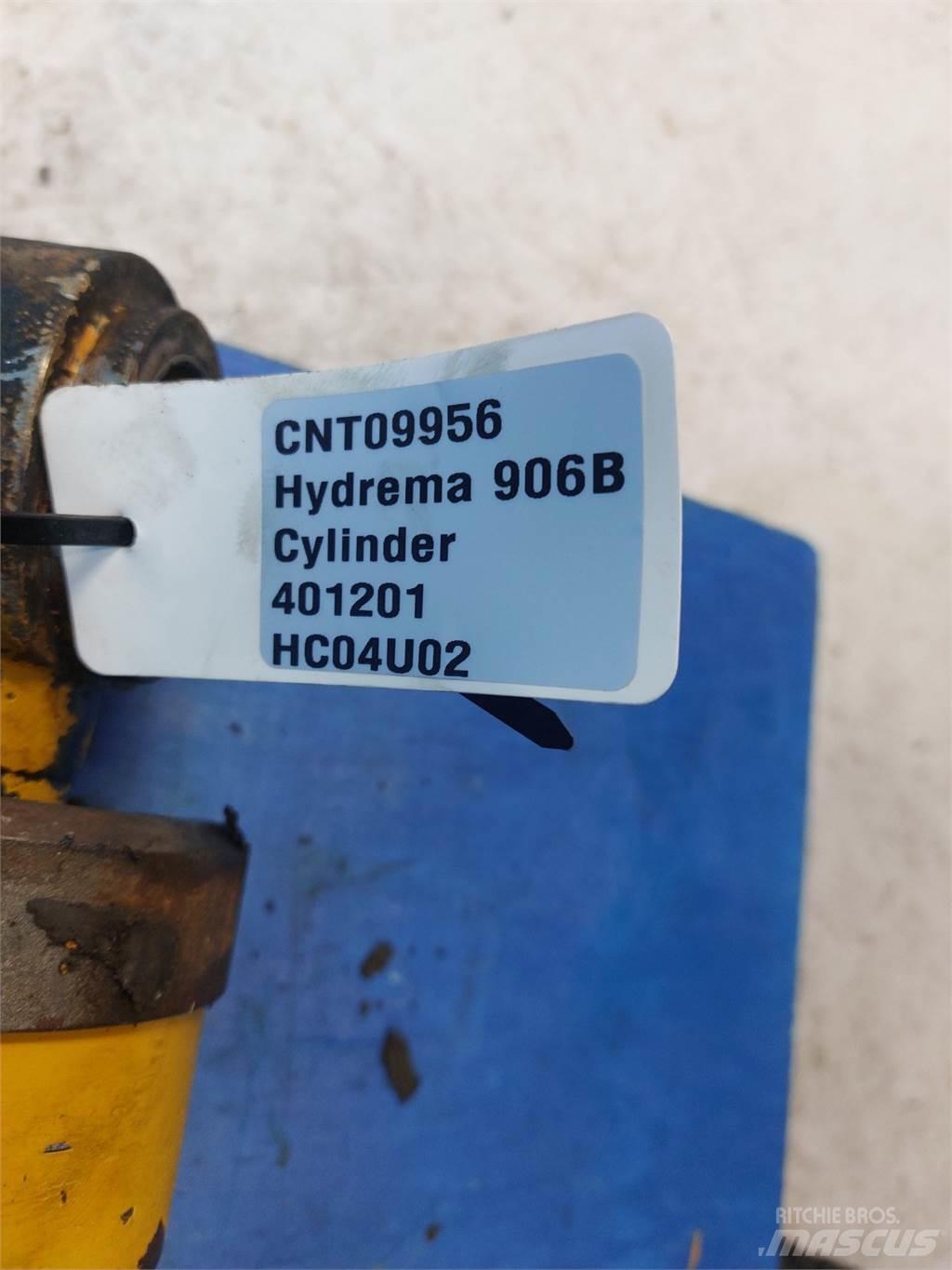 Hydrema 906B Booms and arms