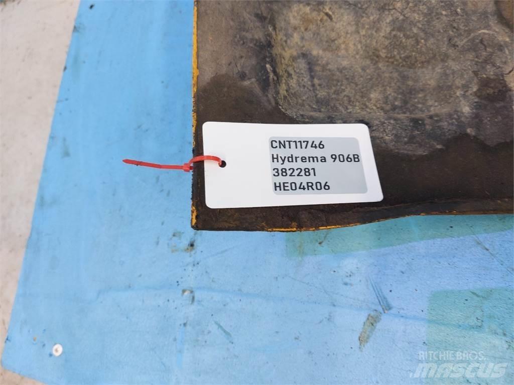 Hydrema 906B Screening buckets
